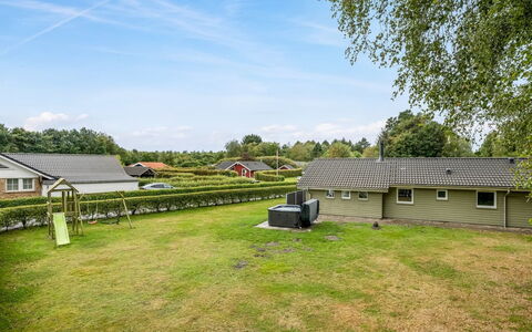 Erikka - 40Km from the Sea: Møbel, Træ, Indretning, Gulvbelægning, Etage, Stol, Værelse, Loft, Stue, Lejlighed