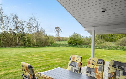 Aswaldi - 1.5Km from the Sea: Træ, Have, Backyard, Land Lot, Hjem, Tag, Skygge, Dæk, Hårdttræ, Gård