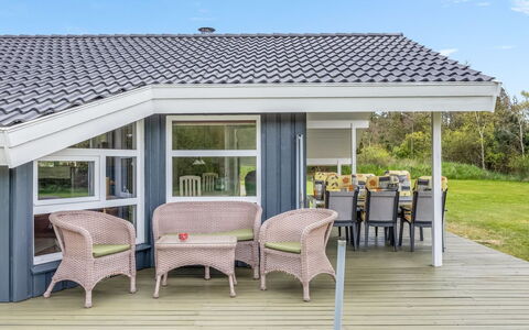 Aswaldi - 1.5Km from the Sea: Træ, Have, Backyard, Land Lot, Hjem, Tag, Skygge, Dæk, Hårdttræ, Gård