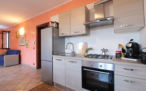 Villa Camerini, Nature, Bikes and Beaches: Køkken, Køkkenvask, Større Bandage, Køkken Apparat, Indretning, Møbel, Countertop, Værelse, Cabinetry, Gulvbelægning