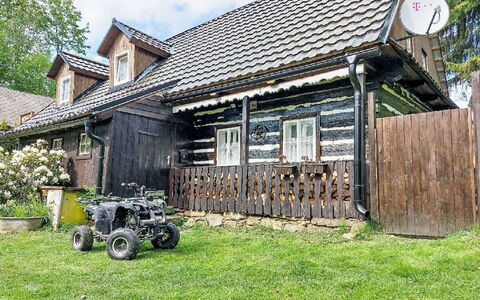 Roubenka U Potoka: Træ, Tag, Hus, Sommerhus, Hjem, Sidespor, Backyard, Gård, Stuehus, Landsby