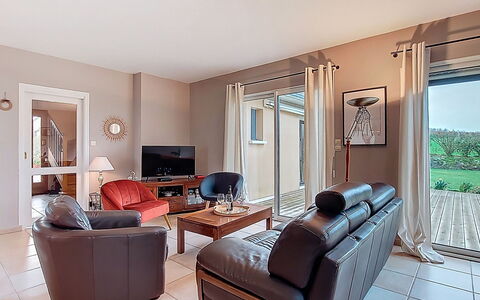 Le Duc: Møbel, Indretning, Gulvbelægning, Etage, Couch, Loft, Stue, Værelse, Hjem, Bord