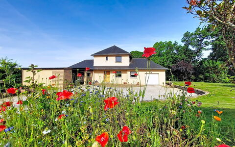 Le Duc: Hus, Boligområde, Tag, Hjem, Busk, Sommerhus, Land Lot, Landdistrikt, Have, Estate