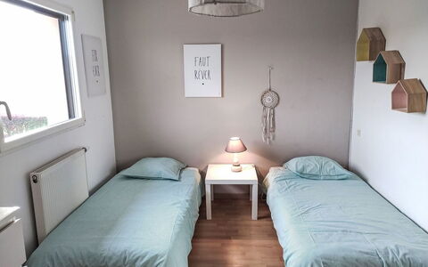 Le Duc: Seng, Møbel, Soveværelse, Indretning, Sengetøj, Sengetøj, Etage, Træ, Gulvbelægning, Værelse