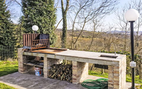 Ginestra: Træ, Mursten, Have, Udendørs Møbler, Flise, Beton, Udendørs Bord, Backyard, Naturmateriale, Bejdse