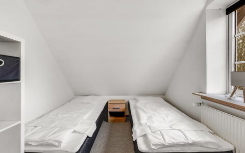 Blaguna - 9Km to the Fjord: Soveværelse, Træ, Seng, Etage, Gulvbelægning, Indretning, Sengetøj, Sengetøj, Loft, Bed Frame