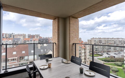 Parkville with Parking & Terrace: Lejlighed, Gulvbelægning, Etage, Kompositmateriale, Ejerlejlighed, Kommerciel Bygning, Beton, Glas, Altan