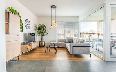 Parkville with Parking & Terrace