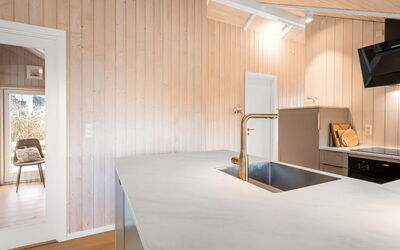 Caranus - 120M from the Sea