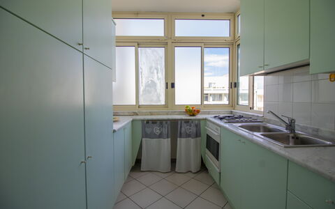 Anisia'S Home Otranto: Køkken, Køkken Apparat, Større Bandage, Indretning, Countertop, Gulvbelægning, Cabinetry, Etage, Værelse, Køkkenvask