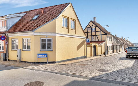 Annetta - 165M from the Sea: Blå, Sommerhus, Hus, Hjem, Stuehus, Estate, Sidespor