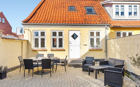 Annetta - 165M from the Sea: Blå, Sommerhus, Hus, Hjem, Stuehus, Estate, Sidespor
