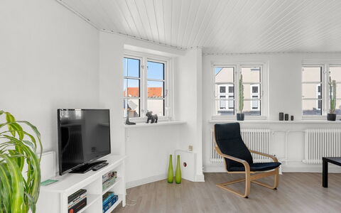 Annetta - 165M from the Sea: Blå, Sommerhus, Hus, Hjem, Stuehus, Estate, Sidespor