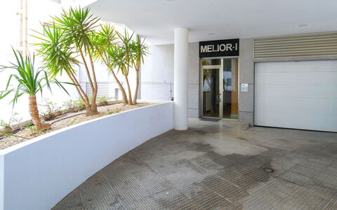 Melior 1: Udvej, Svømmepøl, Hotel, Ferieby, Badeby, Hacienda, Thermae, Tropics, Villa