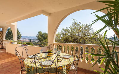 Hyères 637: Udvej, Svømmepøl, Hotel, Ferieby, Badeby, Hacienda, Thermae, Tropics, Villa