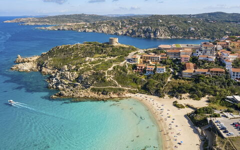 Carlotta: Udvej, Svømmepøl, Hotel, Ferieby, Badeby, Hacienda, Thermae, Tropics, Villa