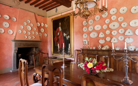 Castello di Cabbiavoli: Møbel, Indretning, Væg, Bord, Belysning, Loft, Værelse, Billedramme, Stol, Spisestue