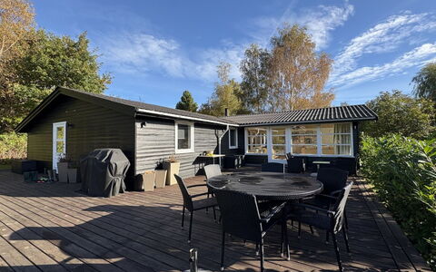 Ansberga - 3.2Km to the Fjord: Træ, Hjem, Tag, Hus, Sommerhus, Land Lot, Dør, Sidespor, Dæk, Veranda