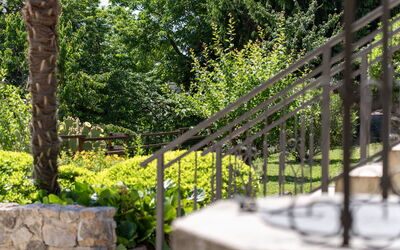 Lovran 325: Grøn, Trappe, Have, Gelænder, Skygge, Baluster, Landscaping, Design, Gård, Backyard