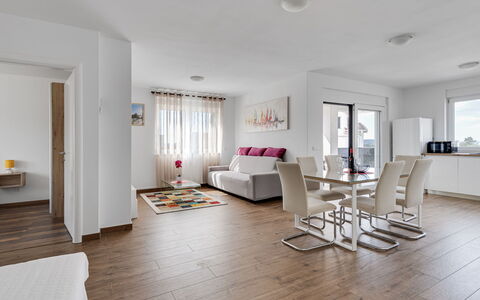 Petra: Møbel, Indretning, Gulvbelægning, Etage, Trægulve, Couch, Værelse, Loft, Lejlighed, Stue
