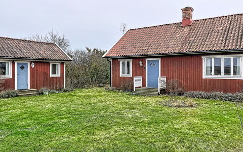 Villa Alvaret: Facade, Tag, Solenergi, Skygge, Solenergi, Skur, Sidespor
