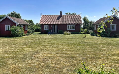 Villa Alvaret: Græs, Bygning, Hus, Hjem, Boligområde, Tag, Sommerhus, Almindeligt, Land Lot