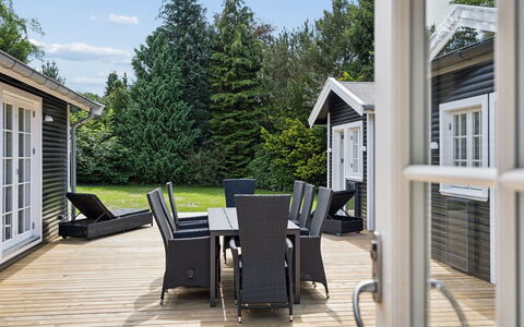 Har - 685M from the Sea: Træ, Veranda, Hjem, Dør, Udendørs Møbler, Møbel, Dæk, Stol, Sommerhus, Udendørs Bord