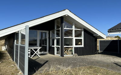 Fritza - 400M from the Sea