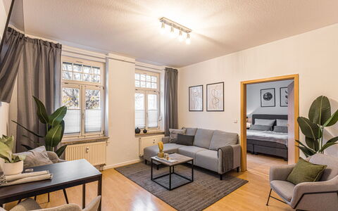 Scandinavian Business Apartment: Indretning, Couch, Møbel, Stue, Gulvbelægning, Etage, Værelse, Lejlighed, Trægulve
