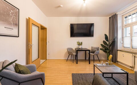 Scandinavian Business Apartment: Indretning, Møbel, Gulvbelægning, Etage, Værelse, Stue, Couch, Trægulve, Loft, Lejlighed