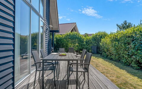 Safina - 1Km from the Sea: Træ, Planke, Dæk, Hårdttræ, Skygge, Boardwalk, Veranda, Bejdse, Sidespor, Walkway