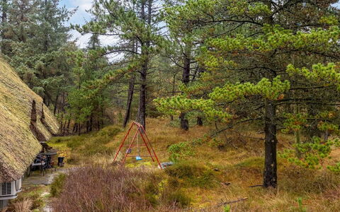 Evelyn - 2.8Km from the Sea: Møbel, Træ, Indretning, Gulvbelægning, Etage, Stol, Værelse, Loft, Stue, Lejlighed