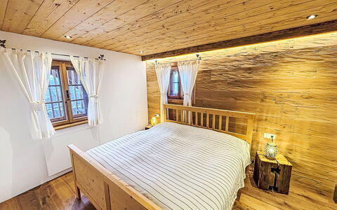 Mirnock-Chalet: Træ, Etage, Gulvbelægning, Indretning, Soveværelse, Møbel, Seng, Trægulve, Hjem, Loft