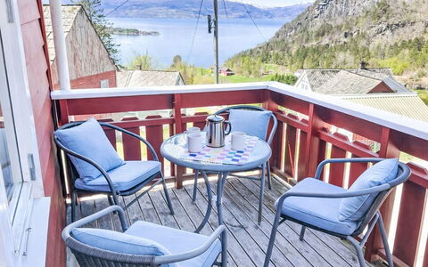 Floren: Møbel, Træ, Stol, Udendørs Møbler, Udendørs Bord, Veranda, Dæk, Bejdse, Kaffebord, Køkken & Spisebord