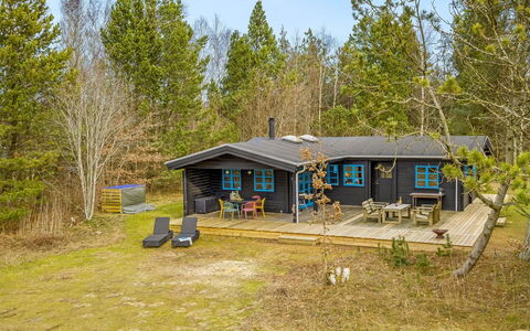 Aksinja - 500M from the Sea: Sommerhus, Hus, Land Lot, Hjem, Landdistrikt, Garden Bygninger, Bjælkehytte, Estate, Gård, Skur