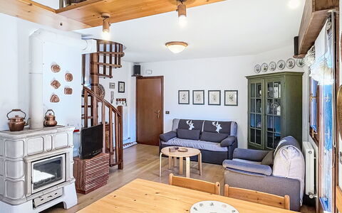 Ginepro: Møbel, Indretning, Gulvbelægning, Træ, Loft, Etage, Værelse, Couch, Stue, Belysning