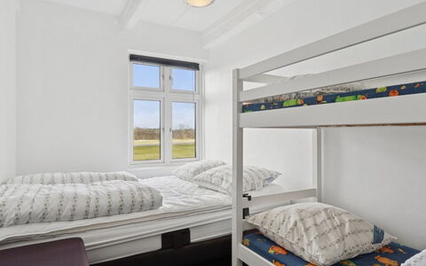 Strandulf - 1Km from the Sea: Køjeseng, Soveværelse, Bed Frame, Seng, Sengetøj, Sovesal, Hostel, Dagslys, Sengetøj, Hotel