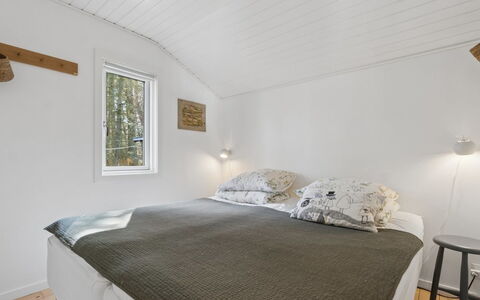Ermelina - 150M from the Sea: Træ, Loft, Indretning, Soveværelse, Gulvbelægning, Etage, Seng, Sengetøj, Sengetøj, Værelse