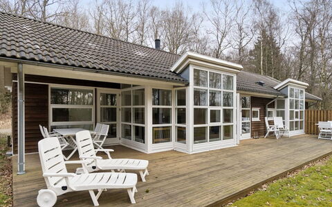 Aarre - 1Km from the Sea: Hjem, Dør, Sommerhus, Estate, Sidespor, Veranda, Skydevindue, Have, Gård, Skygge