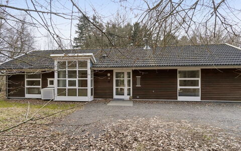 Aarre - 1Km from the Sea: Bygning, Afdeling, Hus, Hjem, Boligområde, Tag, Arkitektur, Sommerhus, Sidespor, Dør