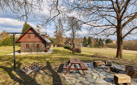 Timber Lodge with Sauna: Træ, Græs, Hus, Træ, Hjem, Sommerhus, Tag, Landdistrikt, Landskab