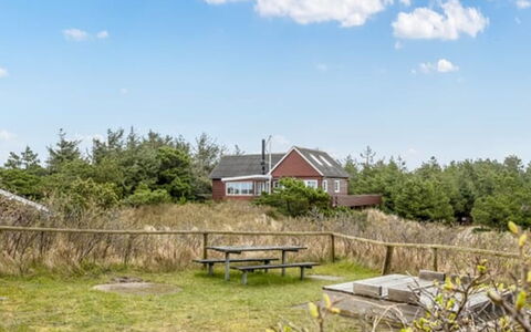 Gunhilda - 300M from the Sea: Hus, Tag, Hjem, Sommerhus, Skur, Garden Bygninger, Sidespor, Gård, Bjælkehytte, Hytte