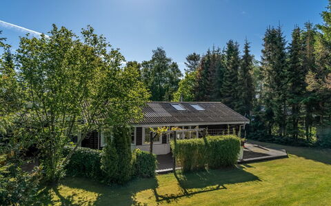Tjarko - 690M to the Fjord: Træ, Græs, Hus, Busk, Hjem, Tag, Sommerhus, Land Lot, Landdistrikt