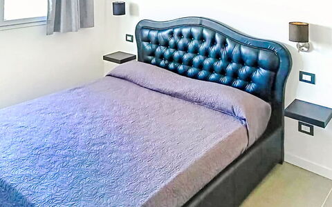 Mb Guest House: Soveværelse, Seng, Sengetøj, Sengetøj, Etage, Møbel, Sengetøj, Bed Frame, Pude, Throw Pillow