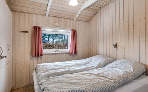Alexis - 500M from the Sea: Træ, Soveværelse, Hjem, Hårdttræ, Bejdse, Planke, Seng, Sengetøj, Sengetøj, Bed Frame