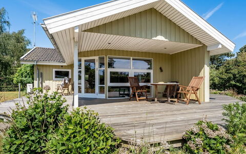 Alexis - 500M from the Sea: Hus, Tag, Hjem, Sommerhus, Estate, Sidespor, Skygge, Landscaping, Gård, Veranda