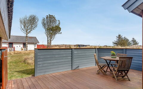 Severina - 900M from the Sea: Træ, Have, Backyard, Land Lot, Hjem, Tag, Skygge, Dæk, Hårdttræ, Gård