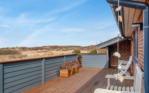 Severina - 900M from the Sea: Træ, Have, Backyard, Land Lot, Hjem, Tag, Skygge, Dæk, Hårdttræ, Gård