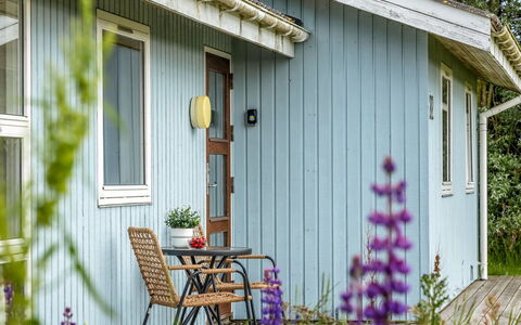 Gebko - 750M from the Sea: Træ, Dør, Hjem, Sommerhus, Have, Backyard, Gård, Sidespor, Garden Bygninger, Maling