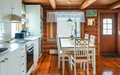Sinikello: Møbel, Indretning, Gulvbelægning, Køkken, Træ, Etage, Loft, Trægulve, Countertop, Værelse